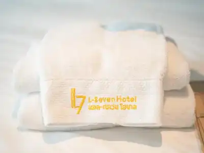 L-Seven - 33