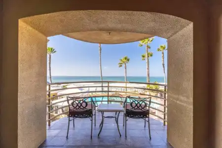 Pacific Terrace - 81