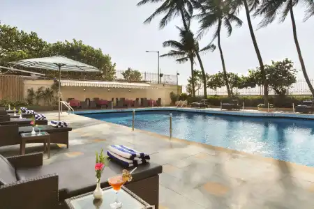 Ramada Plaza by Wyndham Palm Grove - 10