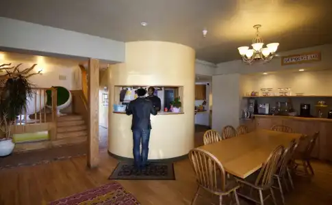 Qupqugiaq Inn - 13