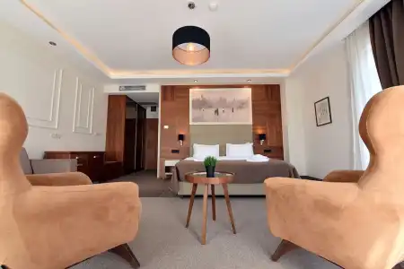 Lazaro - 89