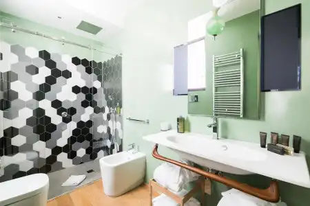 Rarity Suites - 134