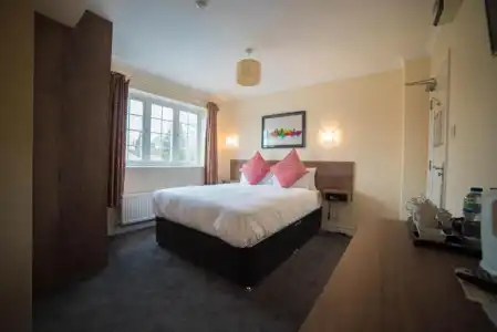 Red Mullions Guest House - 36