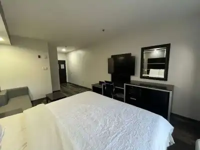 Sonesta Essential Savannah - 55