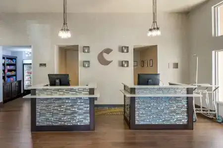 Comfort Suites Nashville Airport - BNA - 15