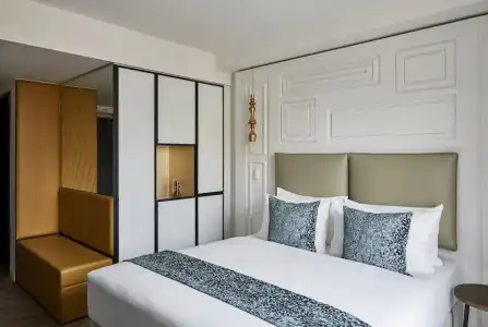 Indigo Dresden - Wettiner Platz by IHG - 99