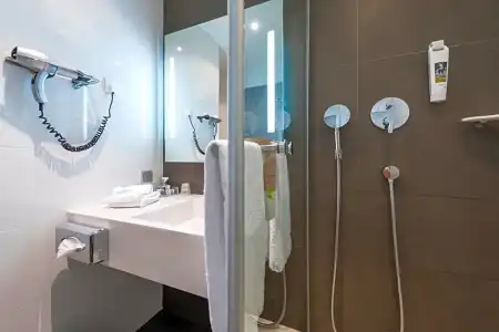 Mercure Grenoble Centre Porte des Alpes - 64