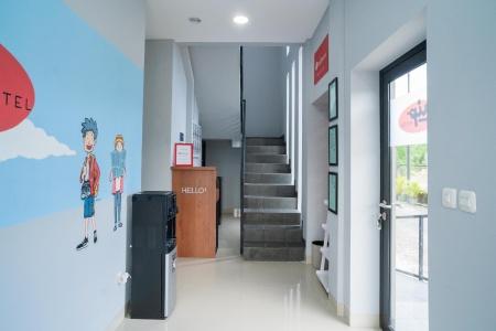 RedDoorz Near Sindu Kusuma Edupark 3 - 9