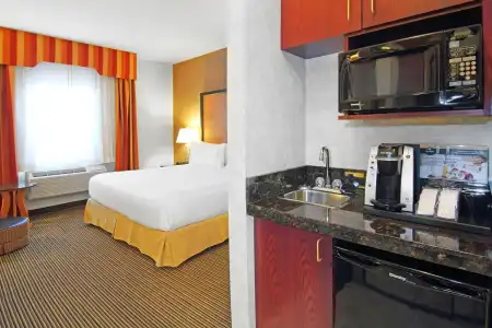 Holiday Inn Express & Suites Calgary S-Macleod Trail S by IHG - 25
