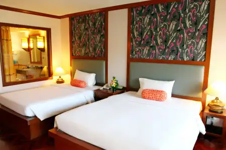 Baumanburi Patong - 2