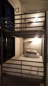 8 Sleepers Street Hostel - 21