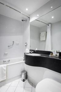 Glasgow Airport Apartments - 61