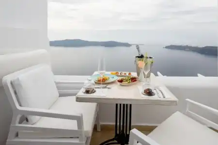 Above Blue Suites - 9