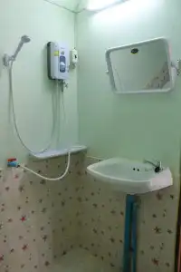 Sarm Mork Guesthouse - 9