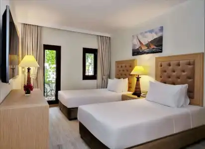 DoubleTree by Hilton Bodrum Marina Vista - 59