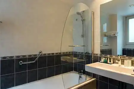 Hôtel Saint Cyr Etoile - 51