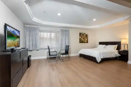 Wilshire Crest Los Angeles - 12