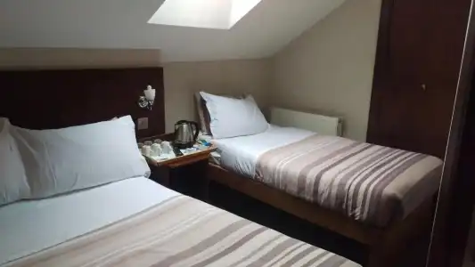 Edinburgh House - 31