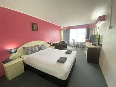 Mahogany Motel - 32