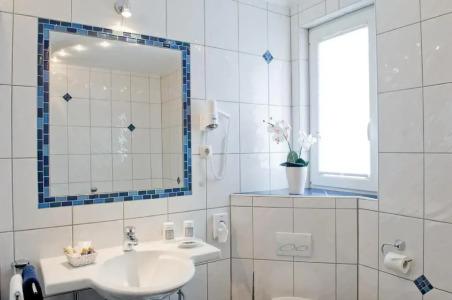 Moselstern Brixiade &Triton - 22