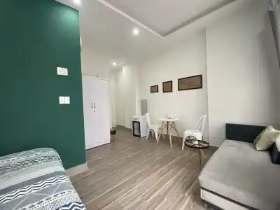 Lucas Inn - 76