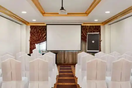 Grand Regency Doha, Trademark Collection by Wyndham - 12