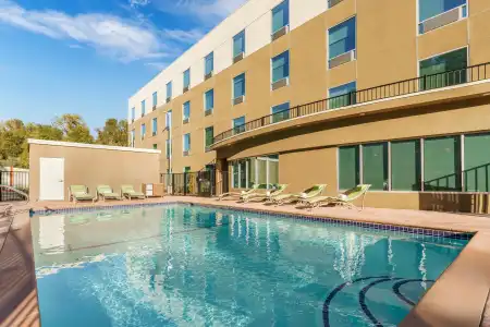 Holiday Inn Express & Suites Oakhurst - Yosemite Park Area by IHG - 9