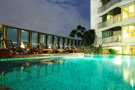 Urbana Langsuan - 24
