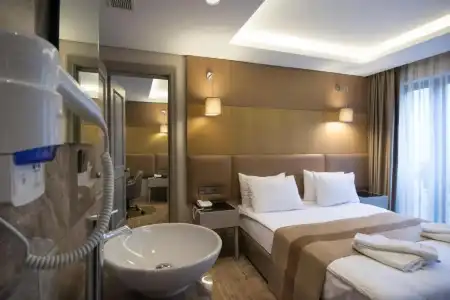 GK Regency Suites - 37