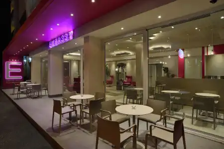 Embassy & Spa - 27
