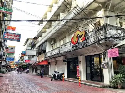 Nornyaowarat Hostel - 19