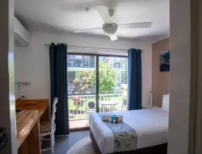 Ocean Breeze Motel - 30