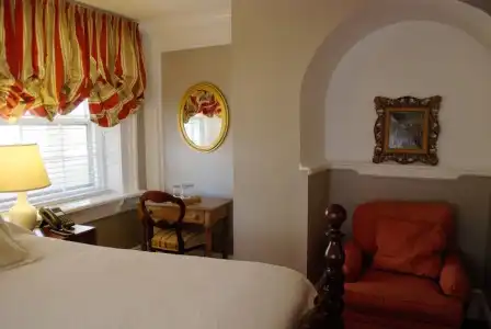 200 South Street Inn - 41