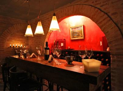 Miravida Soho & Wine Bar - 14