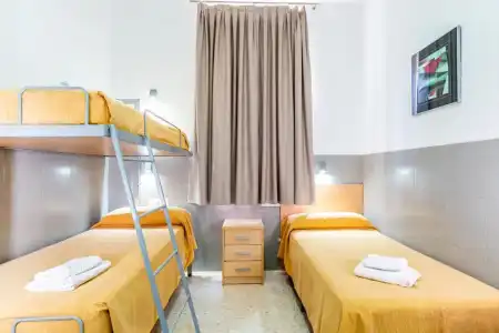 Albergue Inturjoven Málaga - Hostel - 37