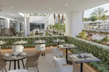 HM Ayron Park – Adults Only - 35