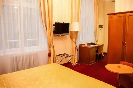 Opera Suites - Self Check-in - 48