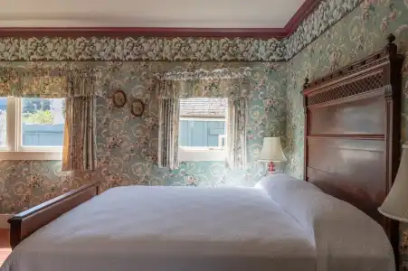 Martine Inn - 15