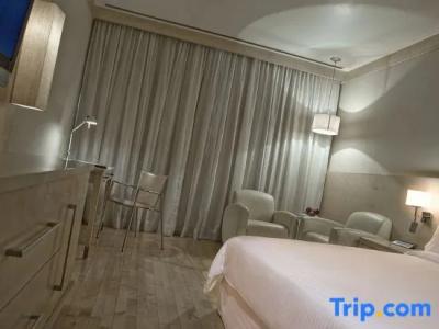 Le Meridien New Delhi - 60