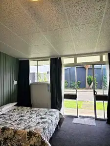 The Avenue - 16