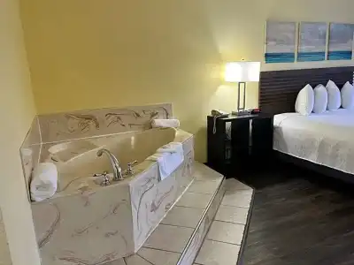 Seven Gables Inn - 33