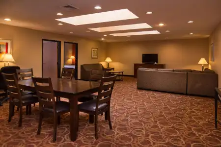 Best Western Ambassador Inn & Suites - 18