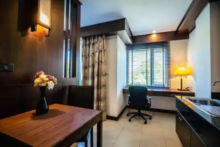 Ratana Chalong - 50