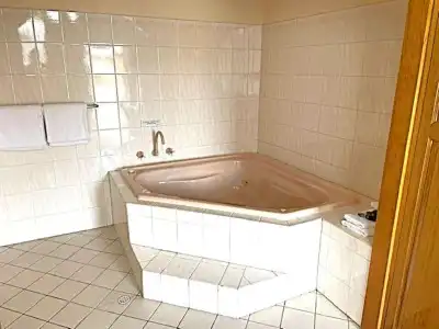 Glenelg Motel - 7