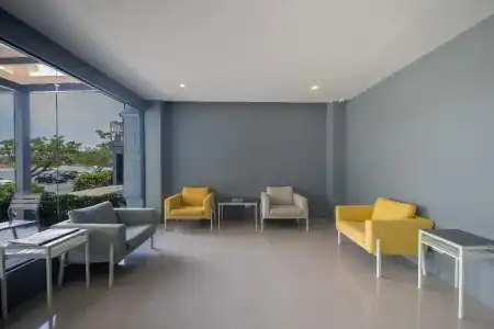 Nora LakeView - 19