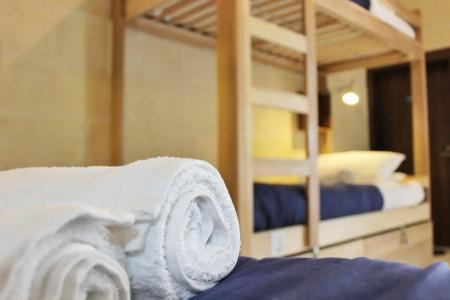 Two Pillows Boutique Hostel - 28