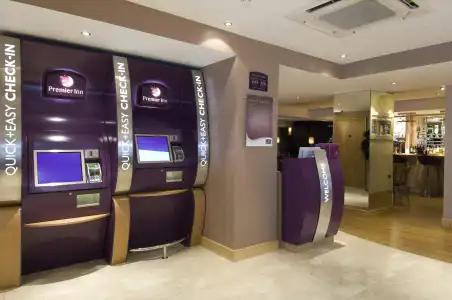 Premier Inn London Victoria - 14