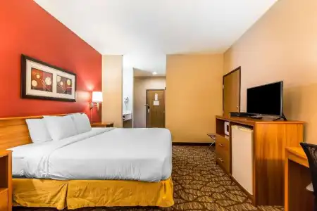 Quality Inn & Suites - 22