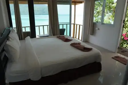 Phi Phi Cozy Seafront Resort - 22