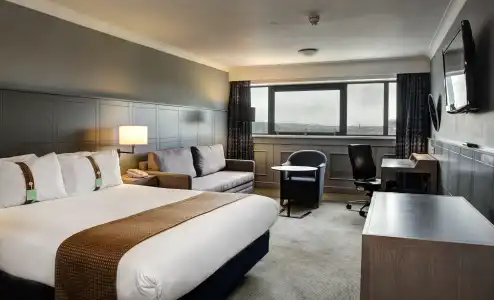 Holiday Inn Cardiff City Centre by IHG - 3